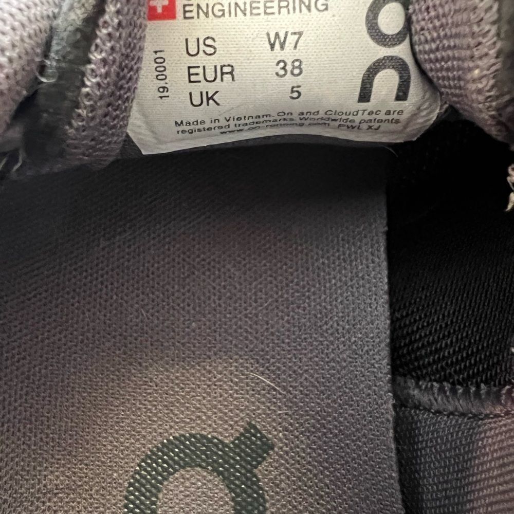 Oncloud Sneakers - image 6